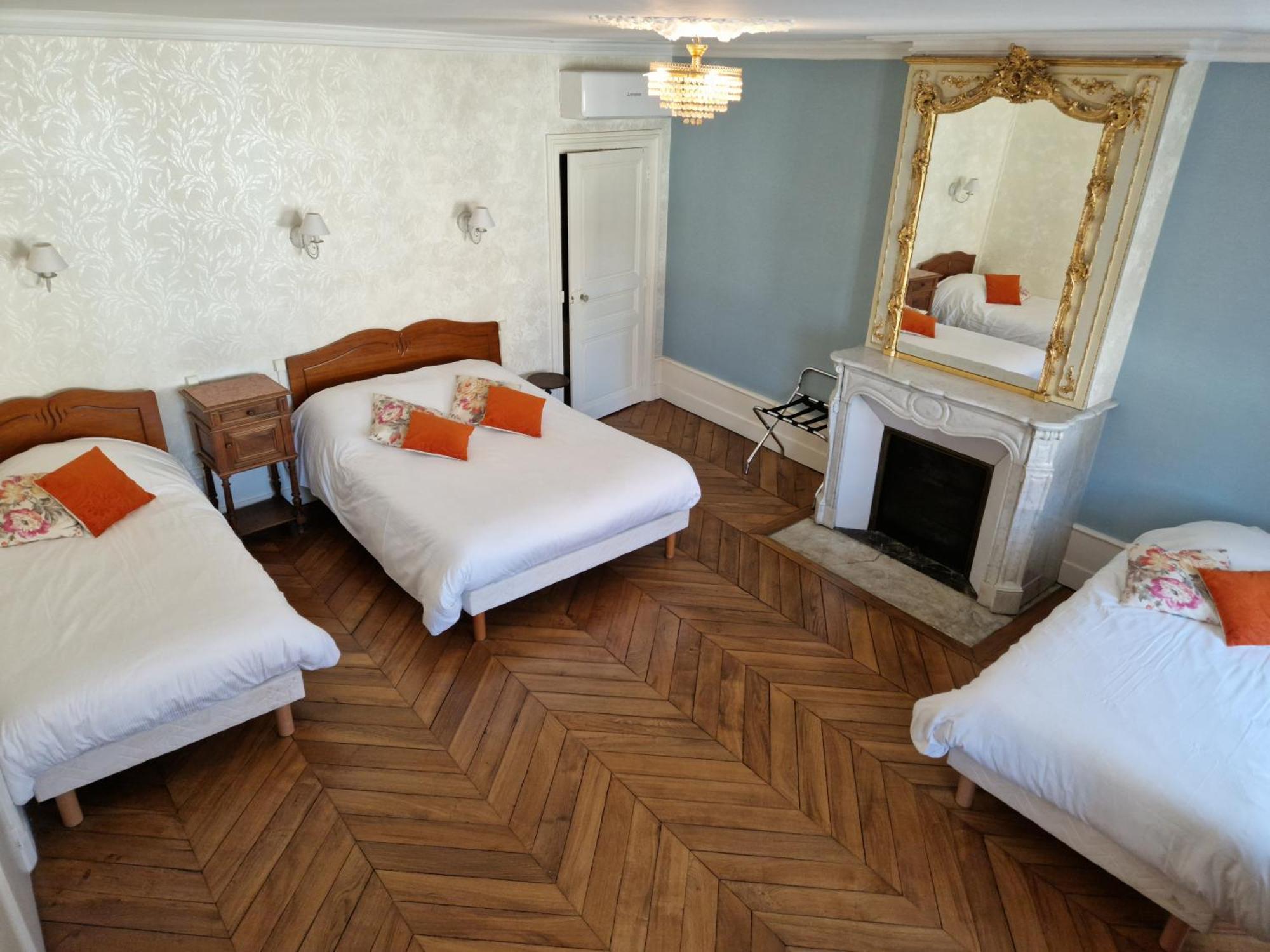 Hotel De La Ferte ชานญี ภายนอก รูปภาพ