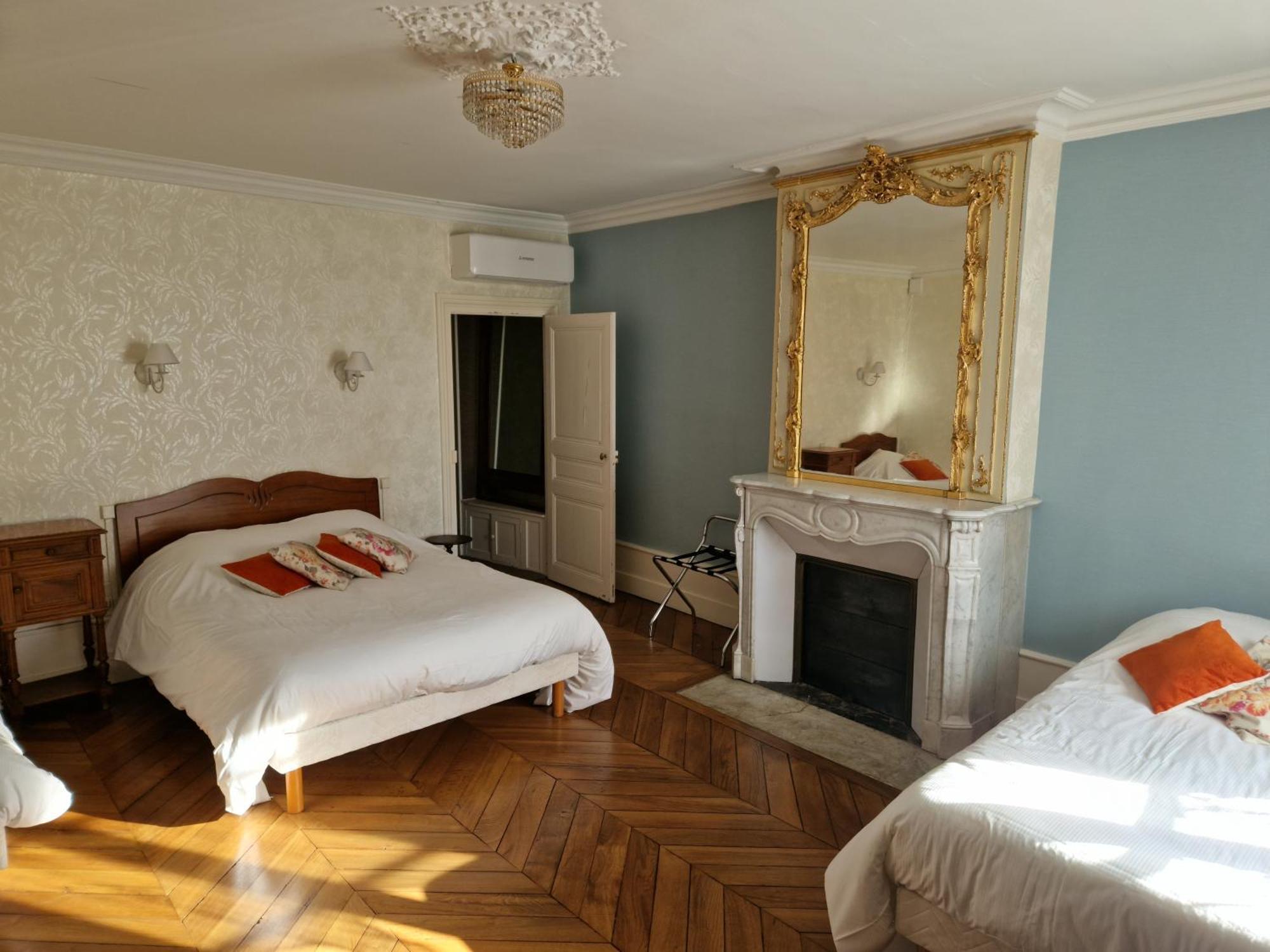 Hotel De La Ferte ชานญี ภายนอก รูปภาพ
