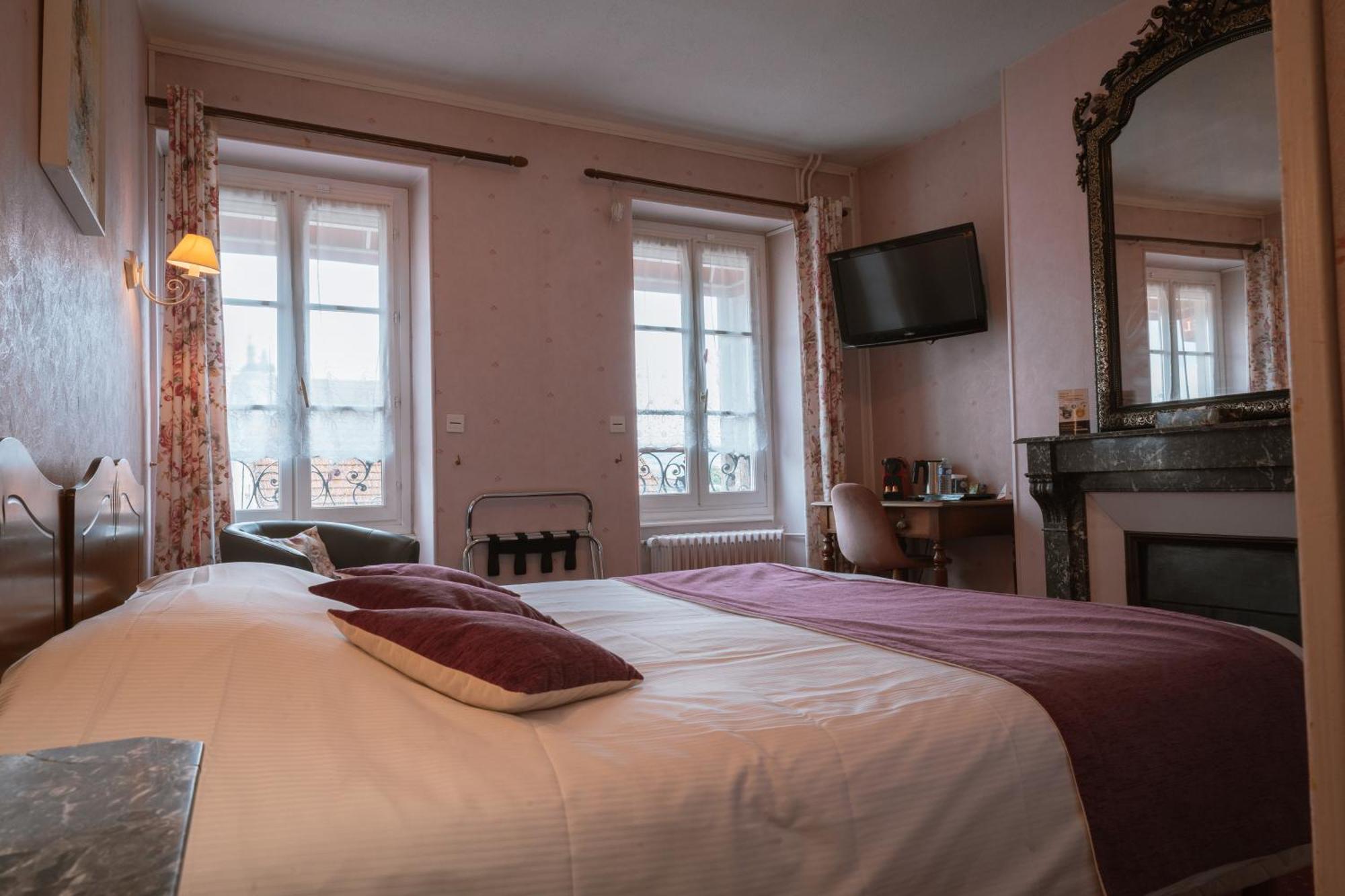 Hotel De La Ferte ชานญี ภายนอก รูปภาพ
